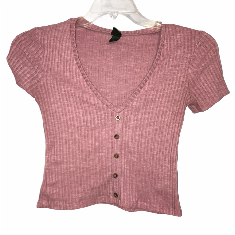 Crop top w faux buttons